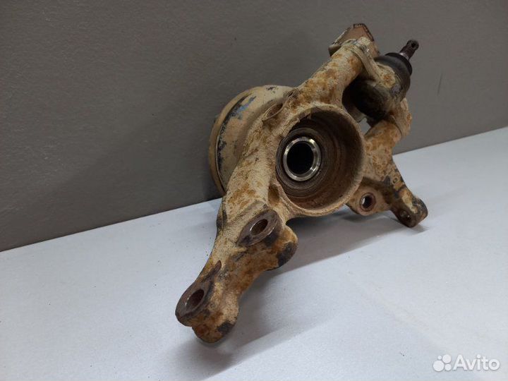 Кулак (цапфа) передний левый Kia Cerato 2011