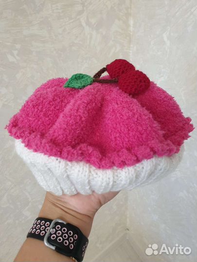 Берет безрукавка костюм вязаные 110 р-р