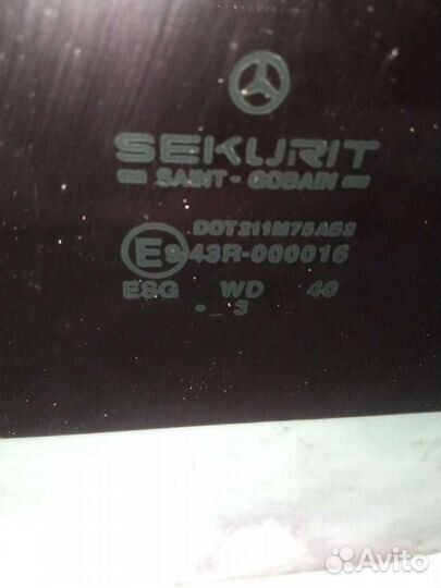 Mercedes Vito стекло левой передней двери 2005 год