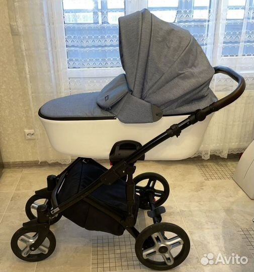Прогулочная коляска 2 в 1