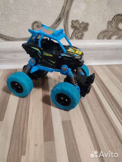 Машина инерционная Баги