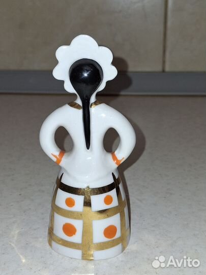 Статуэтка девушка в кокошнике