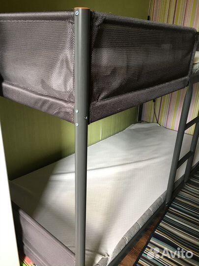 Двухъярусная кровать IKEA из металла