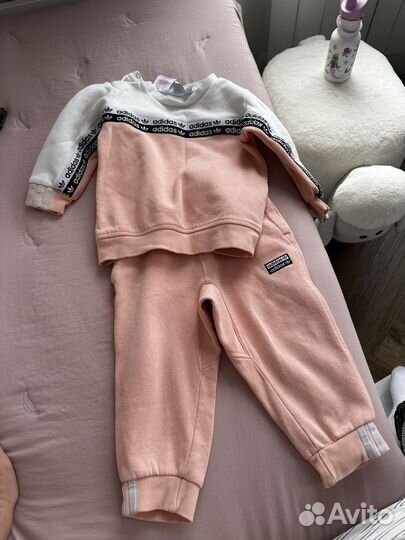Спортивный костюм Adidas на 12-18 месяцев