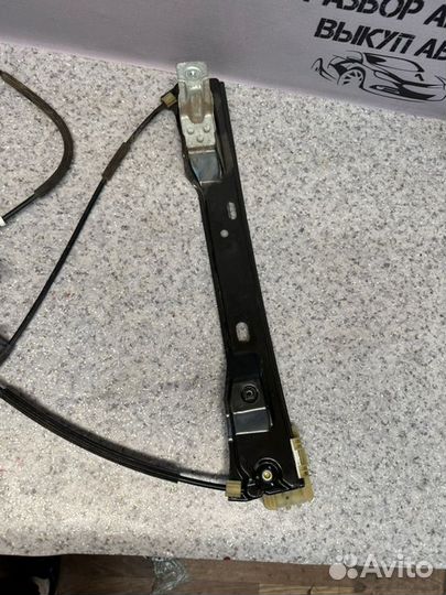 Стеклоподъёмник передний левый Ford Focus 3 седан