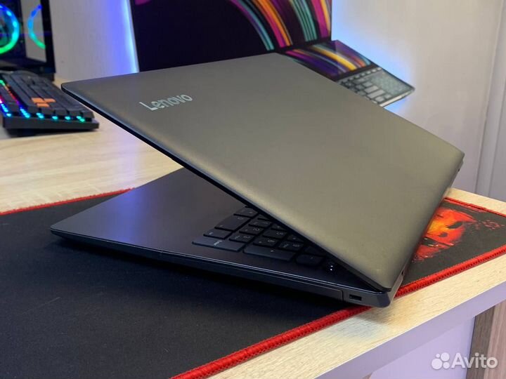 Ноутбук для нетребовательных игр Lenovo