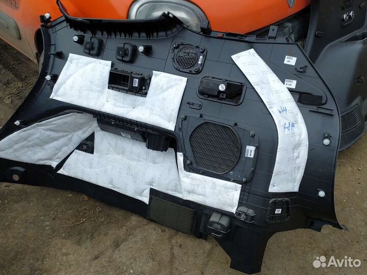 Обшивка багажника hyundai grand santa fe 2018 год