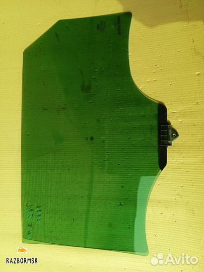 Стекло задней правой двери Hyundai Tucson 3 TL