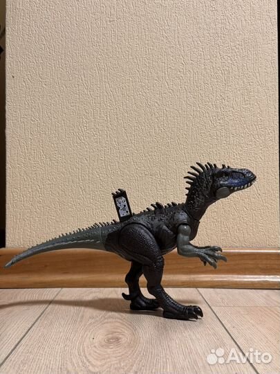 Игрушечный динозавр (дриптозавр и спинозавр)