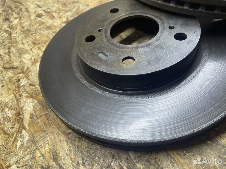 Тормозной диск Toyota Corolla E150/E180 Auris