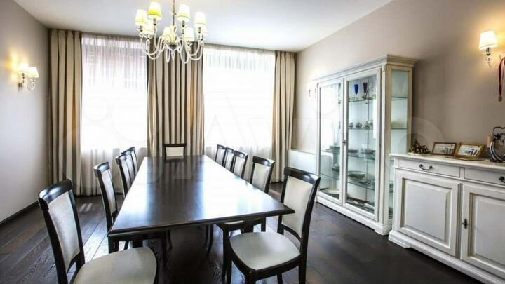 Дом 640 м² на участке 1,26 га