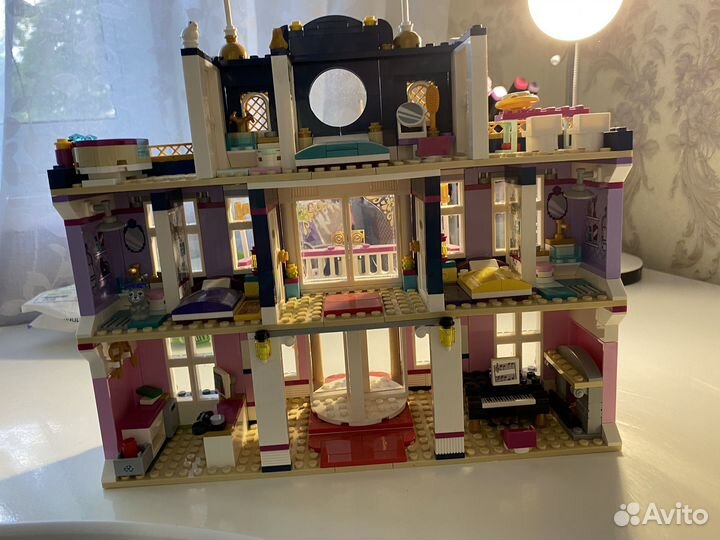 Lego Friends grand отель