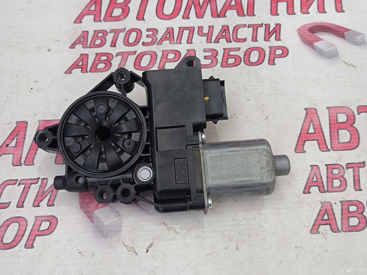 Моторчик стеклоподьемника передний Хендай i40