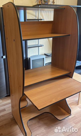 Компьютерный стол