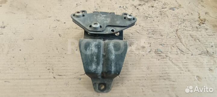 Петля капота MAN TGA 2005 81611450002