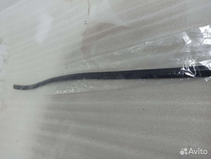 Уплотнитель лобового стекла kia k5 верхний