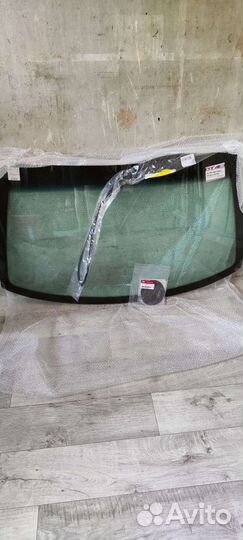 Лобовое стекло Kia Sportage 1