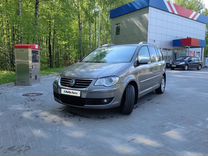 Volkswagen Touran 2.0 AMT, 2008, 199 000 км, с пробегом, цена 880 000 руб.