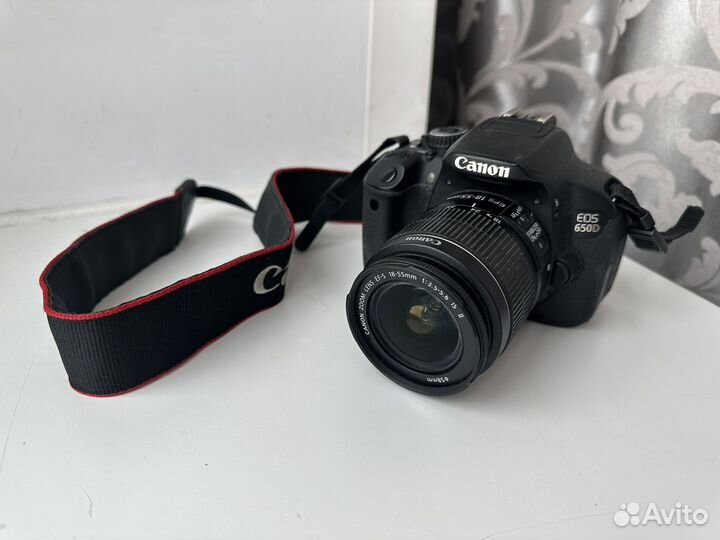 Зеркальный фотоаппарат Canon 650d