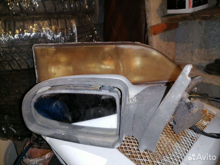 Зеркало левое