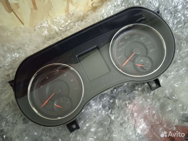 Приборка Dodge Charger LD