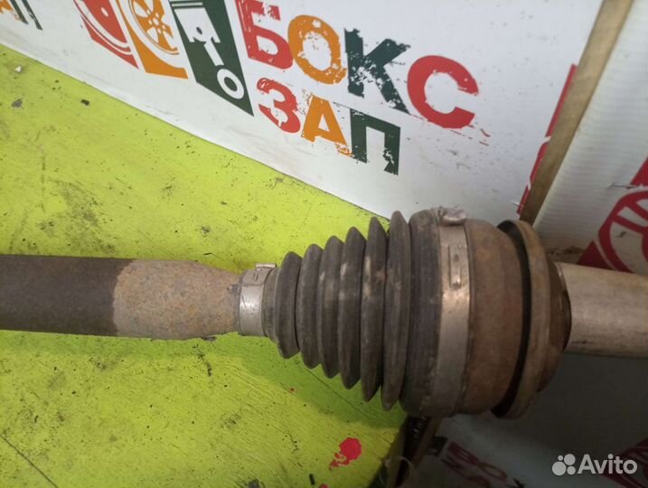 Привод правый Toyota Corolla e150 ркпп