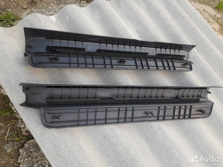 Накладки на пороги тайота авенсис