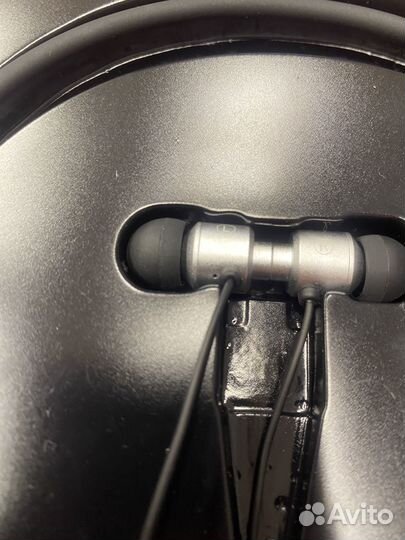 Беспроводные наушники