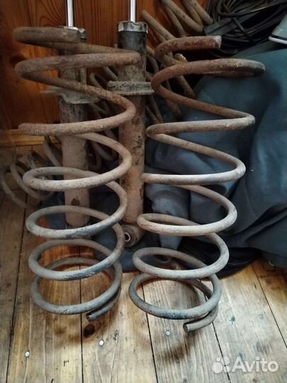 Стойки с пружинами комплект перед зад 2108-2115