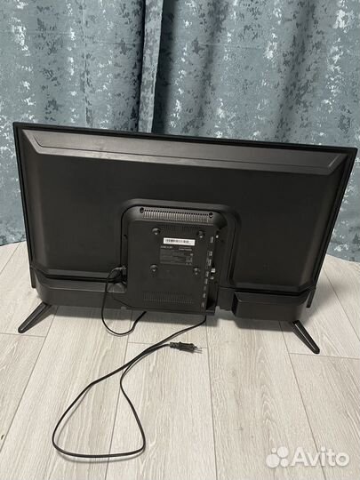 LED телевизор Dexp 32 дюйма,81 см