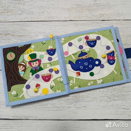Алиса в стране чудес. Книга из фетра