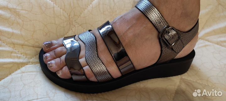 Босоножки женские