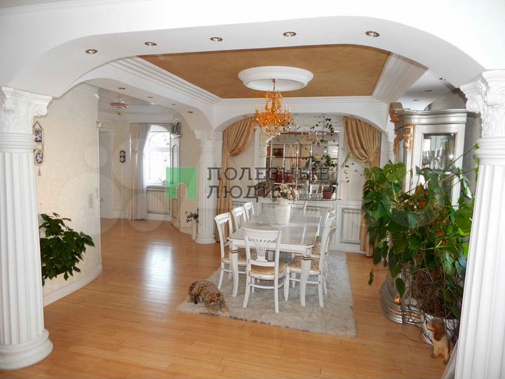 3-к. квартира, 118,8 м², 1/4 эт.