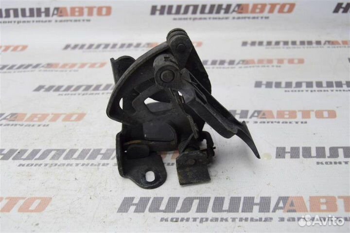 Замок капота (ответная часть) Mercedes W203 седан