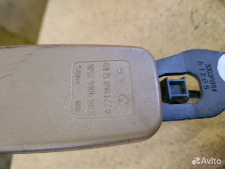 Замок ремня безопасности Mercedes-Benz S-Klass