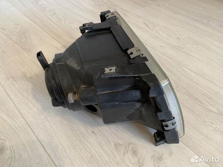 Фара для Audi A100 C3 левая