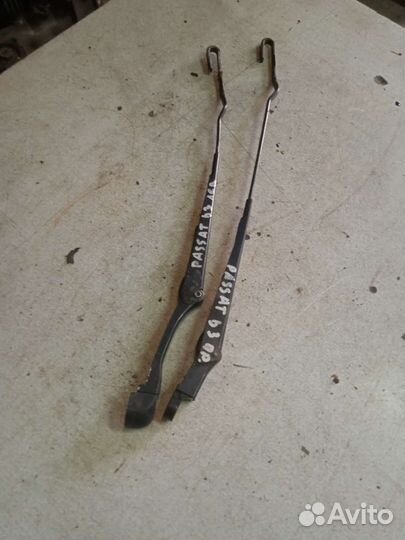 Поводок дворника Volkswagen Passat B3 Фольксваген