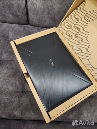 Игровой ноутбук 17'3 8ядер 8gb SSD gtx1650 4gb