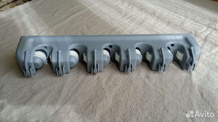 Вешалка для швабр и щёток