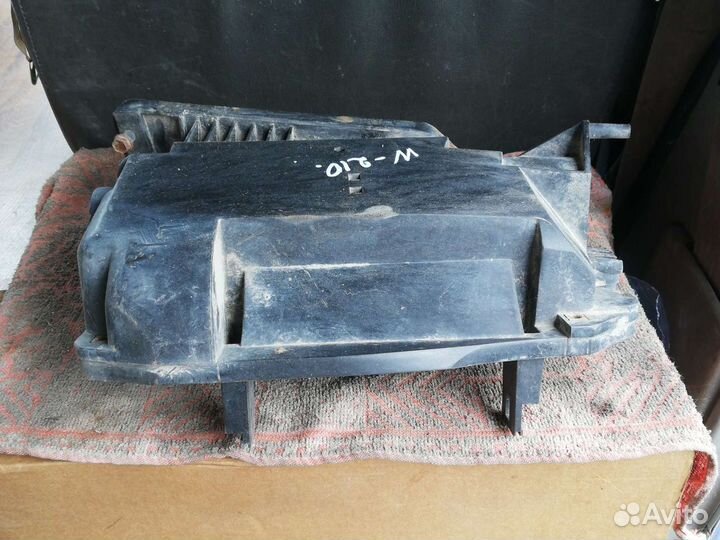 Поддон корпуса предохранителей Мерседес W210