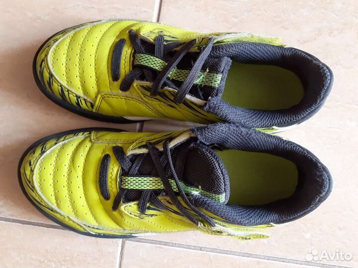 Бутсы-28р.Кросс.28.5,Футзалки 34р все по