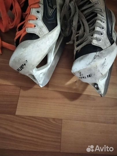 Вратарская хоккейная форма