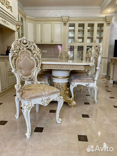 Столы и стулья