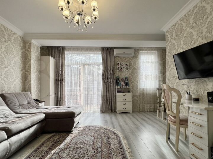 2-к. квартира, 82 м², 1/6 эт.