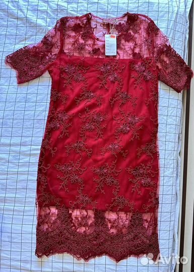 Платье с кружевом