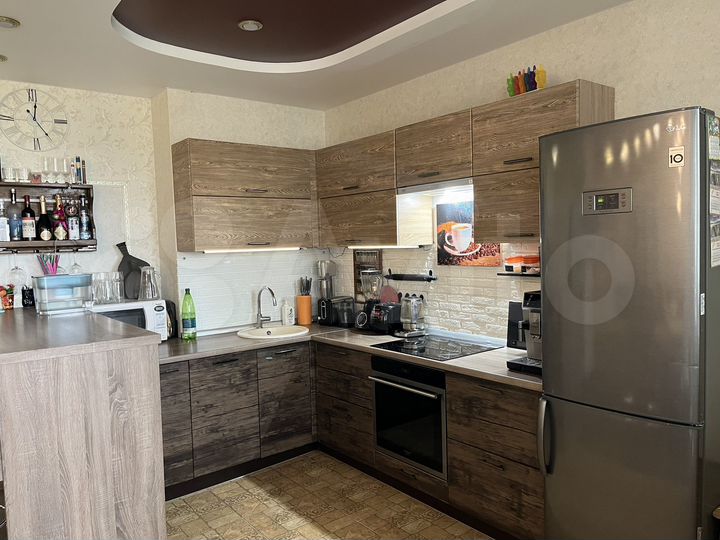 3-к. квартира, 80 м², 7/16 эт.