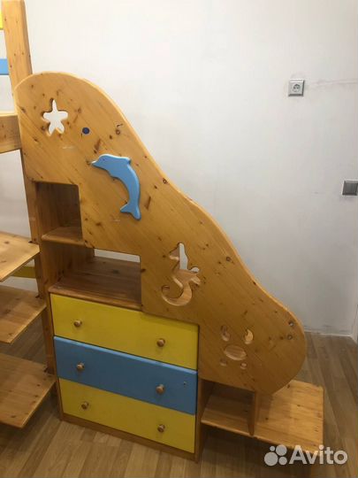 Двухъярусная кровать со шкафом и столом