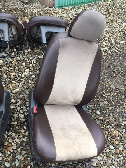 Toyota funcargo комплект чехлов