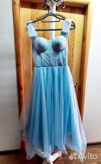 Вечернее платье