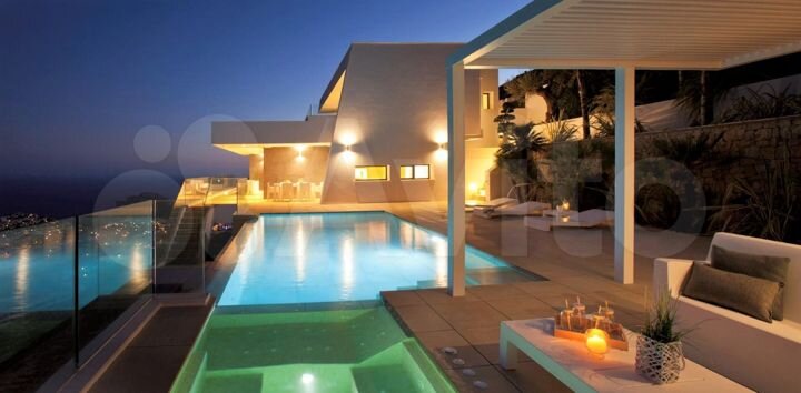 Дом 320 м² на участке 8 сот.